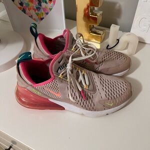 Women’s Nike air max 270